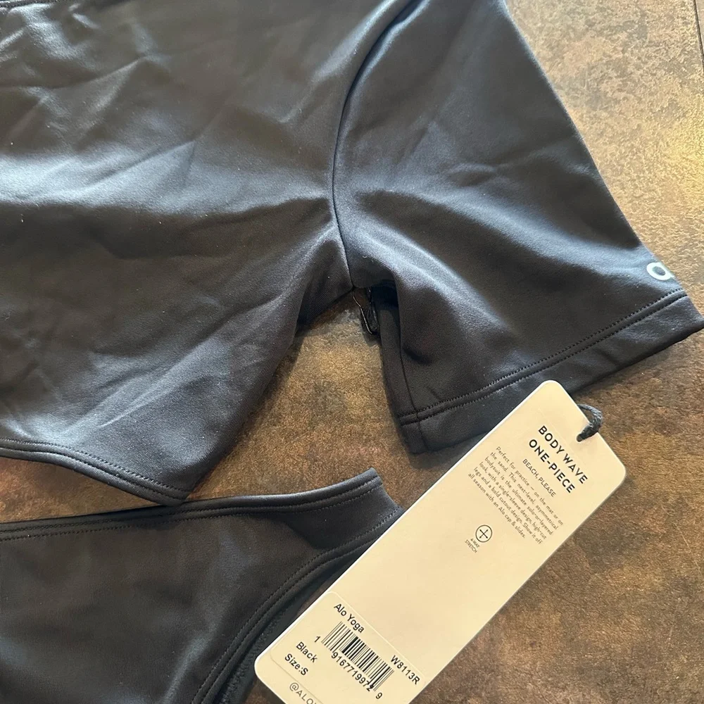 Alo Yoga Body Wave One Piece - Picture 6 of 6